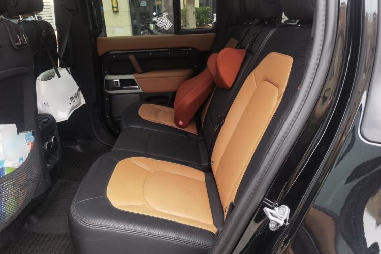 Used Land Rover Defender 2024 110 3.0T P400 X-DYNAMIC HSE Left Rear Seat