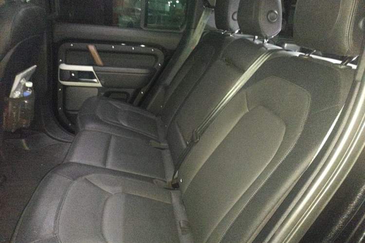 Used Land Rover Defender 2024 110 3.0T P400 X-DYNAMIC HSE Left Rear Seat