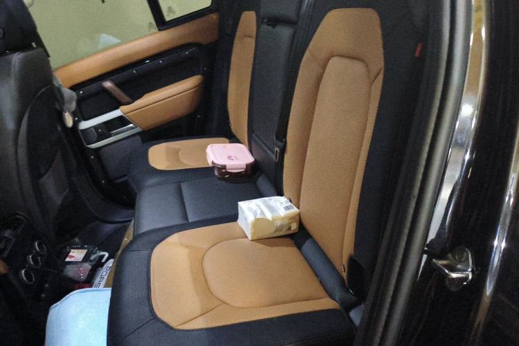 Used Land Rover Defender 2024 110 3.0T P400 X-DYNAMIC HSE Left Rear Seat