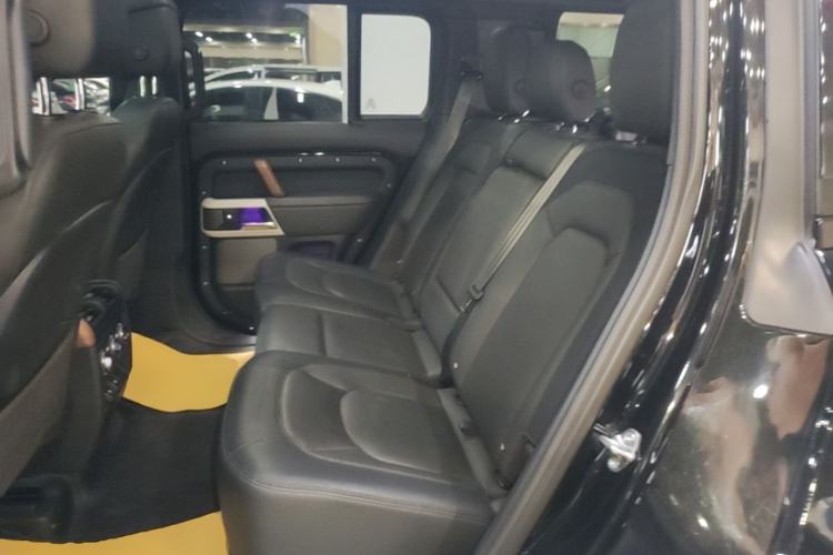 Used Land Rover Defender 2024 110 3.0T P400 X-DYNAMIC HSE Left Rear Seat