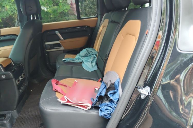 Used Land Rover Defender 2024 110 3.0T P400 X-DYNAMIC HSE Left Rear Seat