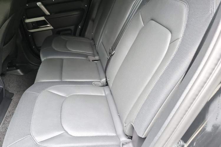 Used Land Rover Defender 2024 110 3.0T P400 X-DYNAMIC HSE Left Rear Seat