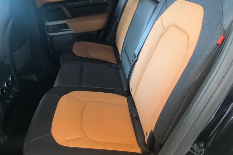 Used Land Rover Defender 2024 110 3.0T P400 X-DYNAMIC HSE Left Rear Seat