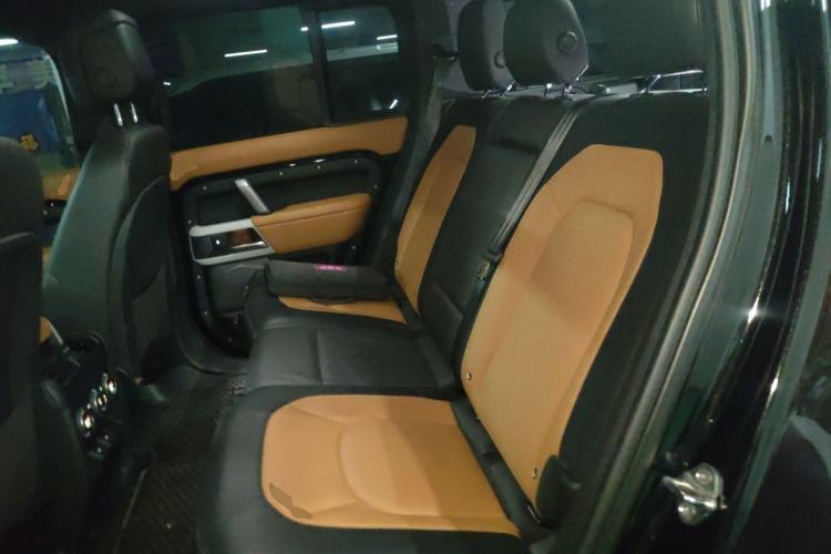 Used Land Rover Defender 2024 110 3.0T P400 X-DYNAMIC HSE Left Rear Seat
