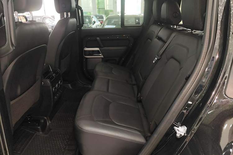 Used Land Rover Defender 2024 110 3.0T P400 Dark Edition Left Rear Seat