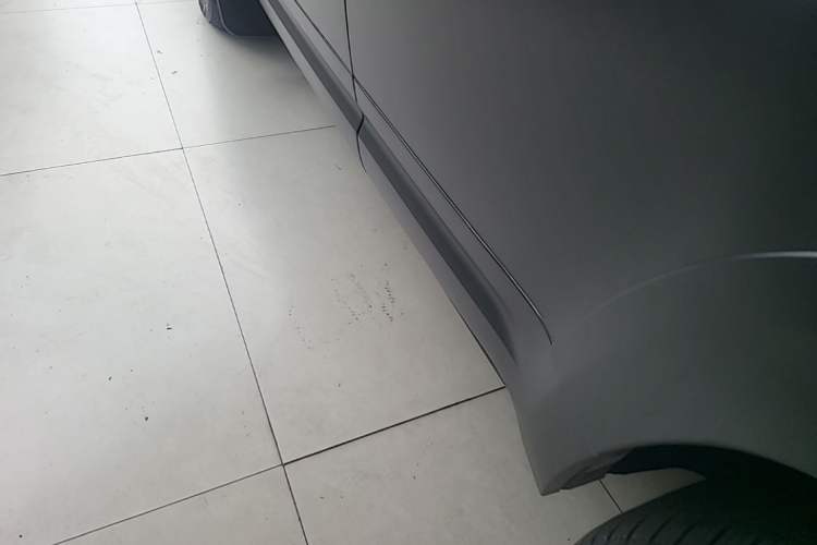 Used Land Rover Defender 2024 110 3.0T P400 X-DYNAMIC HSE Left Side Sill