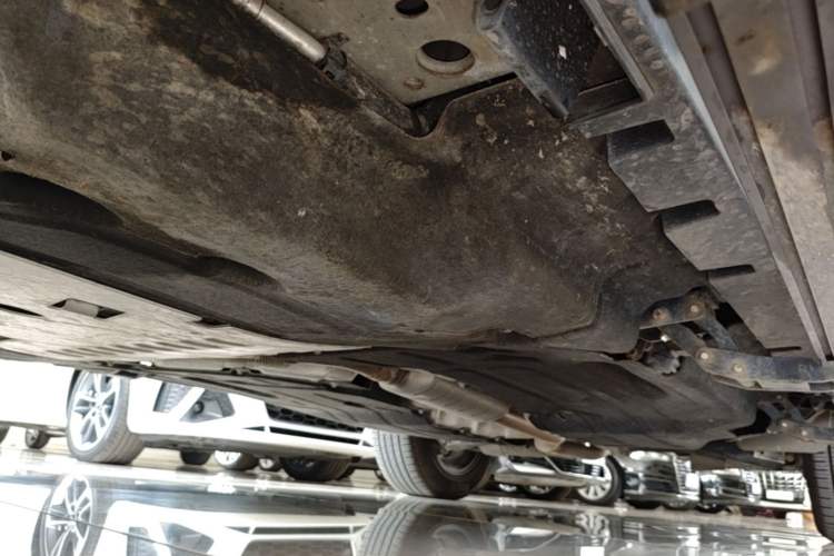 Used Land Rover Defender 2024 110 3.0T P400 X-DYNAMIC HSE Left Side Sill
