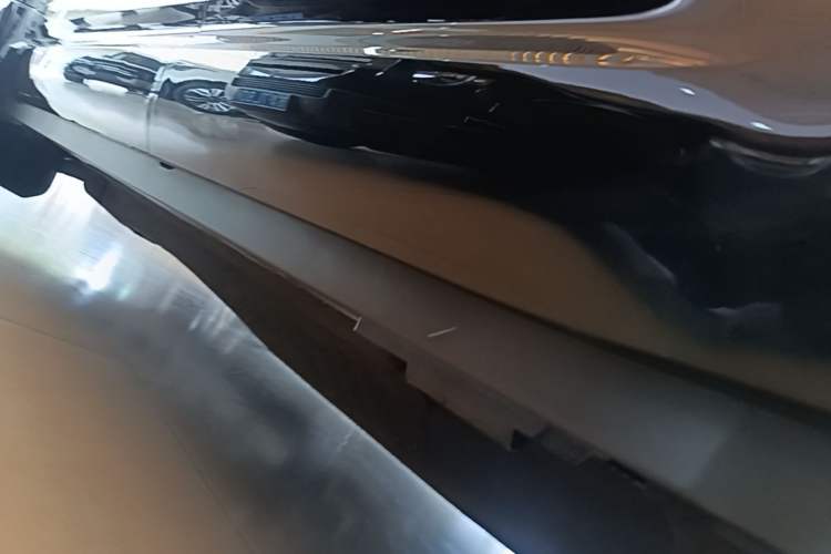 Used Land Rover Defender 2024 110 3.0T P400 X-DYNAMIC HSE Left Side Sill