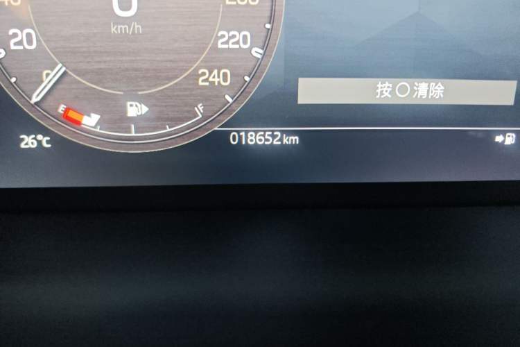 Used Land Rover Defender 2024 110 3.0T P400 XS Odometer Close Up