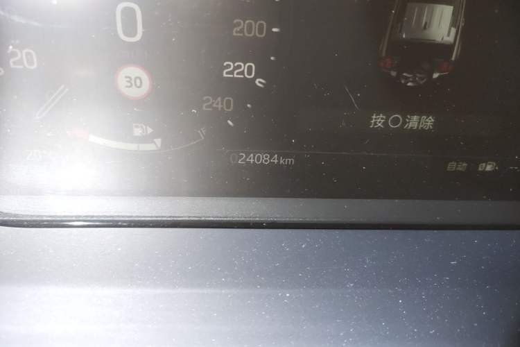 Used Land Rover Defender 2024 110 3.0T P400 X-DYNAMIC HSE Odometer Close Up