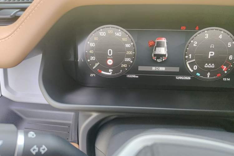 Used Land Rover Defender 2024 110 3.0T P400 Dark Edition Odometer Close Up