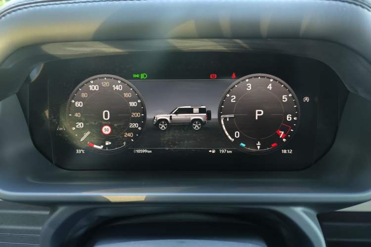Used Land Rover Defender 2024 90 3.0T P400 HSE Odometer Close Up