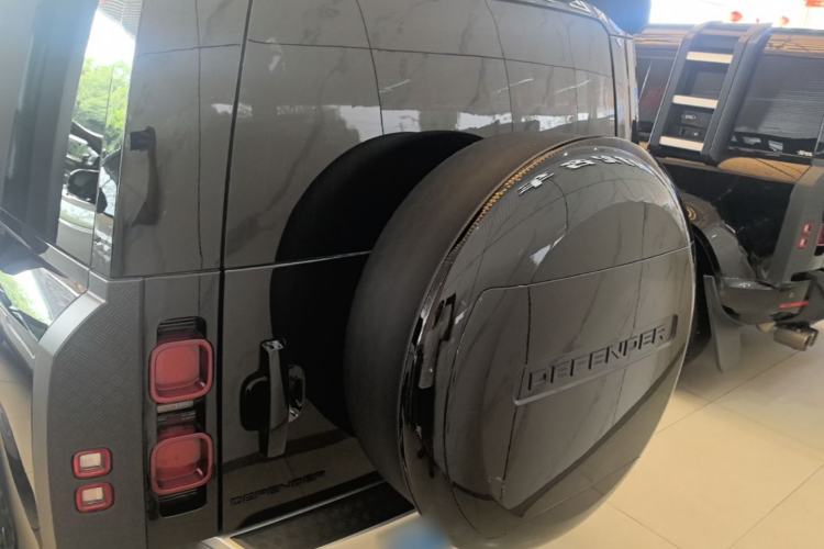Used Land Rover Defender 2024 110 3.0T P400 Dark Edition Rear