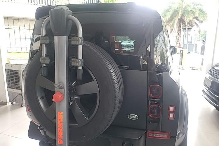 Used Land Rover Defender 2024 110 3.0T P400 X-DYNAMIC HSE Rear