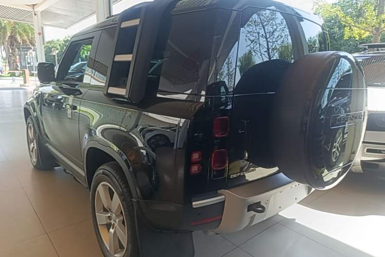 Used Land Rover Defender 2024 90 3.0T P400 HSE Rear Left 45 Deg