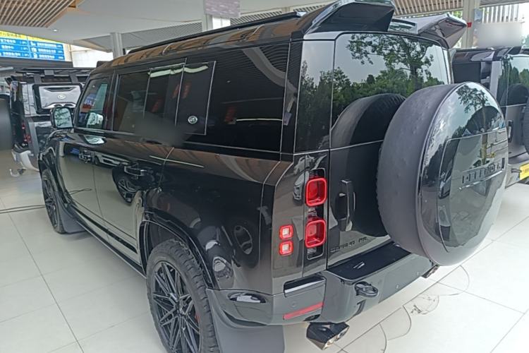 Used Land Rover Defender 2024 110 3.0T P400 X-DYNAMIC HSE Rear Left 45 Deg