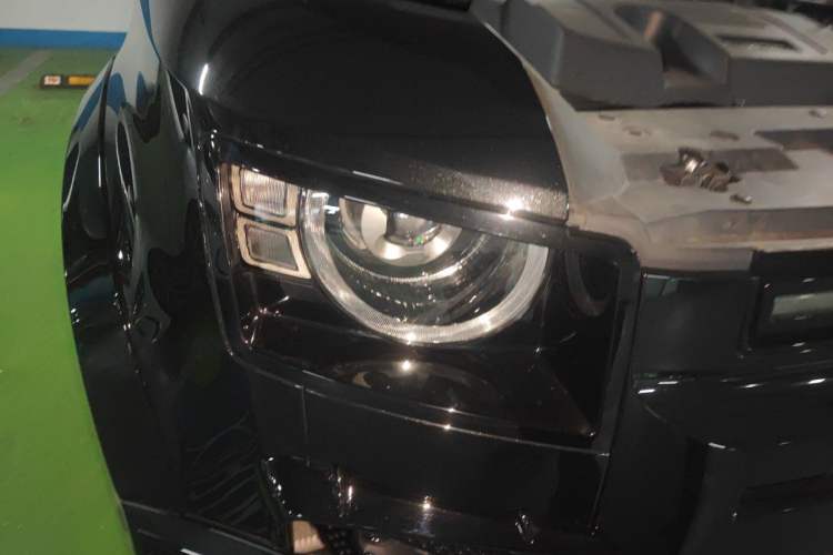 Used Land Rover Defender 2024 110 3.0T P400 X-DYNAMIC HSE Right Front Headlight