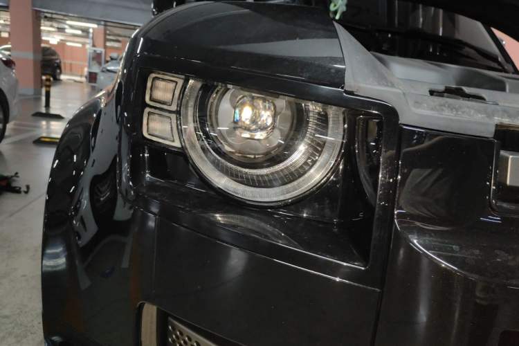 Used Land Rover Defender 2024 110 3.0T P400 X-DYNAMIC HSE Right Front Headlight