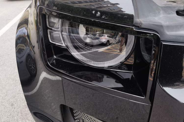 Used Land Rover Defender 2024 110 3.0T P400 X-DYNAMIC HSE Right Front Headlight