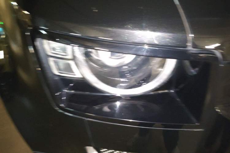Used Land Rover Defender 2024 110 3.0T P400 X-DYNAMIC HSE Right Front Headlight