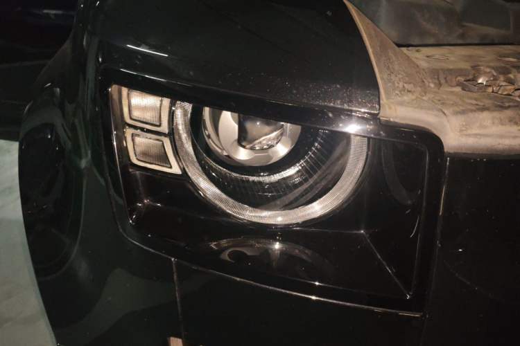 Used Land Rover Defender 2024 110 3.0T P400 X-DYNAMIC HSE Right Front Headlight