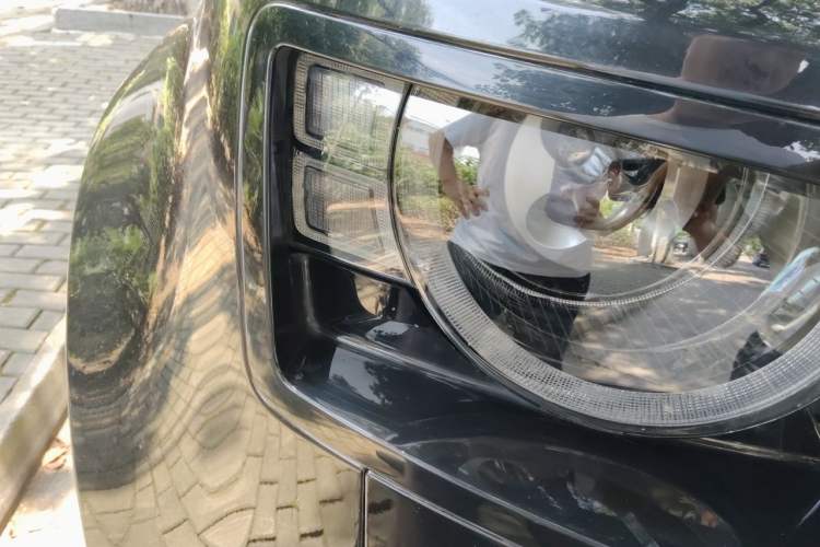 Used Land Rover Defender 2024 90 3.0T P400 HSE Right Front Headlight