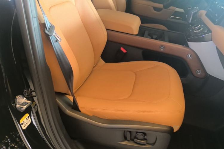 Used Land Rover Defender 2024 110 3.0T P400 Dark Edition Right Front Seat