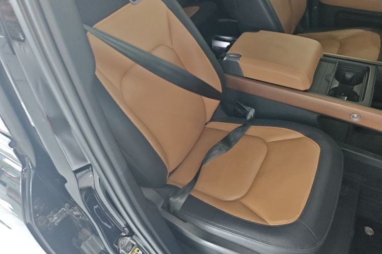 Used Land Rover Defender 2024 110 3.0T P400 X-DYNAMIC HSE Right Front Seat