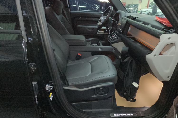 Used Land Rover Defender 2024 110 3.0T P400 XS Right Front Seat