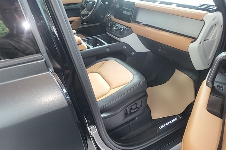 Used Land Rover Defender 2024 110 3.0T P400 X-DYNAMIC HSE Right Front Seat