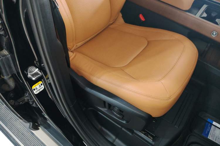 Used Land Rover Defender 2024 110 3.0T P400 Dark Edition Right Front Seat