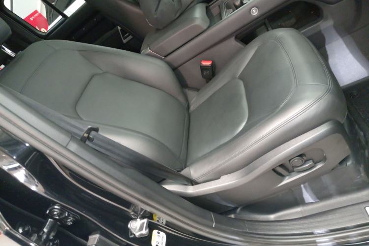 Used Land Rover Defender 2024 110 3.0T P400 XS Right Front Seat