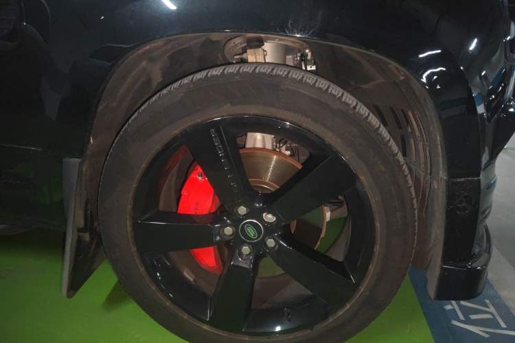 Used Land Rover Defender 2024 110 3.0T P400 X-DYNAMIC HSE Right Front Wheel Hub