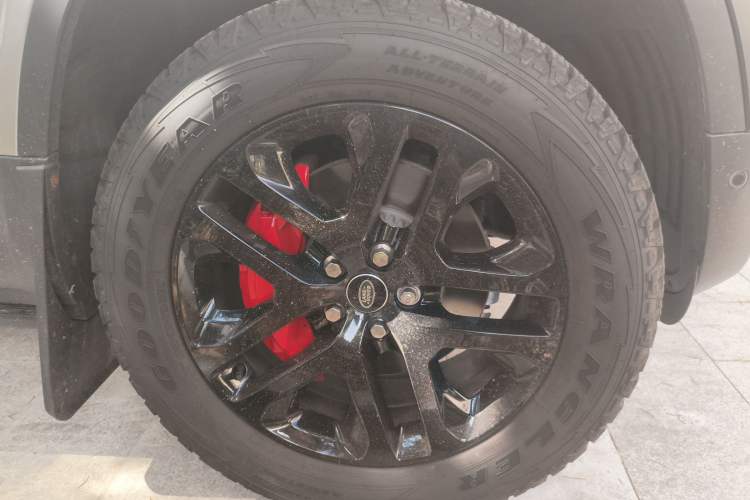 Used Land Rover Defender 2024 110 3.0T P400 Dark Edition Right Front Wheel Hub