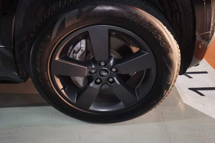 Used Land Rover Defender 2024 110 3.0T P400 X-DYNAMIC HSE Right Front Wheel Hub