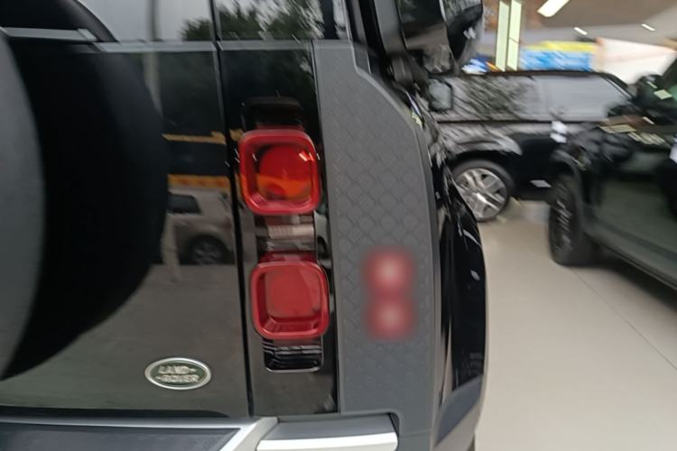 Used Land Rover Defender 2024 110 3.0T P400 Dark Edition Right Rear Taillight