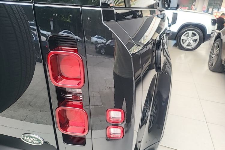 Used Land Rover Defender 2024 110 3.0T P400 X-DYNAMIC HSE Right Rear Taillight