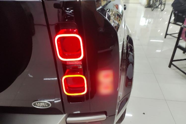 Used Land Rover Defender 2024 110 3.0T P400 X-DYNAMIC HSE Right Rear Taillight