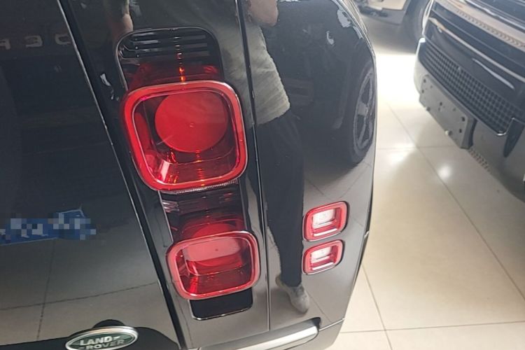 Used Land Rover Defender 2024 110 3.0T P400 X-DYNAMIC HSE Right Rear Taillight