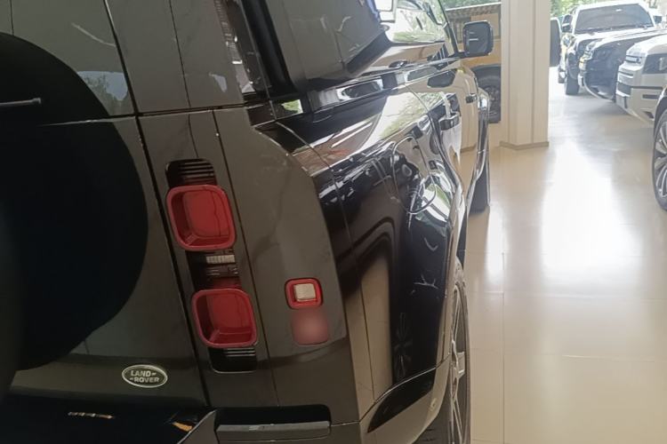 Used Land Rover Defender 2024 110 3.0T P400 X-DYNAMIC HSE Right Rear Taillight