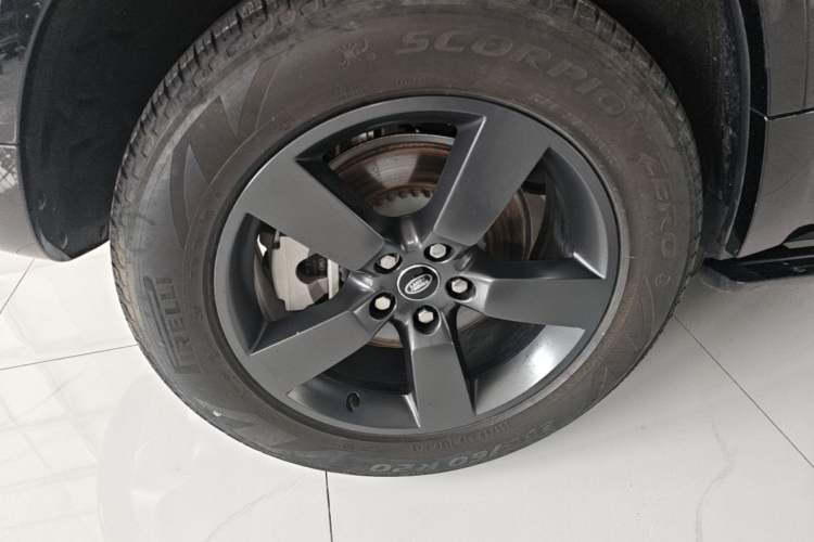 Used Land Rover Defender 2024 110 3.0T P400 X-DYNAMIC HSE Right Rear Wheel Hub