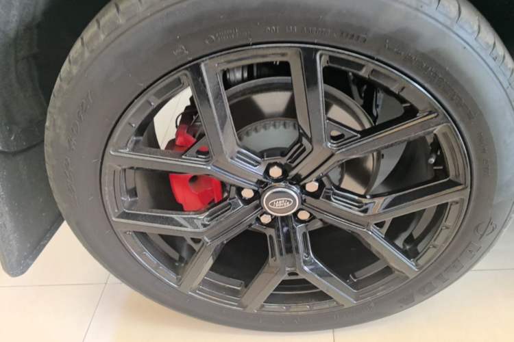 Used Land Rover Defender 2024 110 3.0T P400 X-DYNAMIC HSE Right Rear Wheel Hub