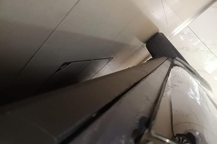 Used Land Rover Defender 2024 110 3.0T P400 X-DYNAMIC HSE Right Side Sill