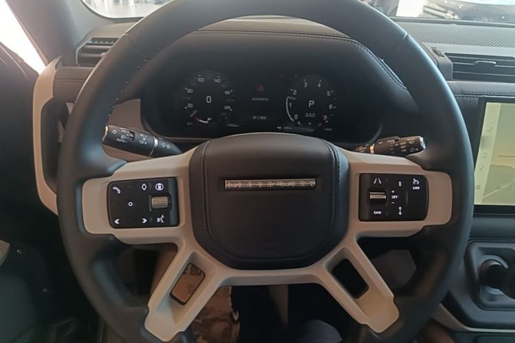 Used Land Rover Defender 2024 90 3.0T P400 HSE Steering Wheel