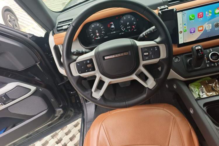 Used Land Rover Defender 2024 110 3.0T P400 Dark Edition Steering Wheel