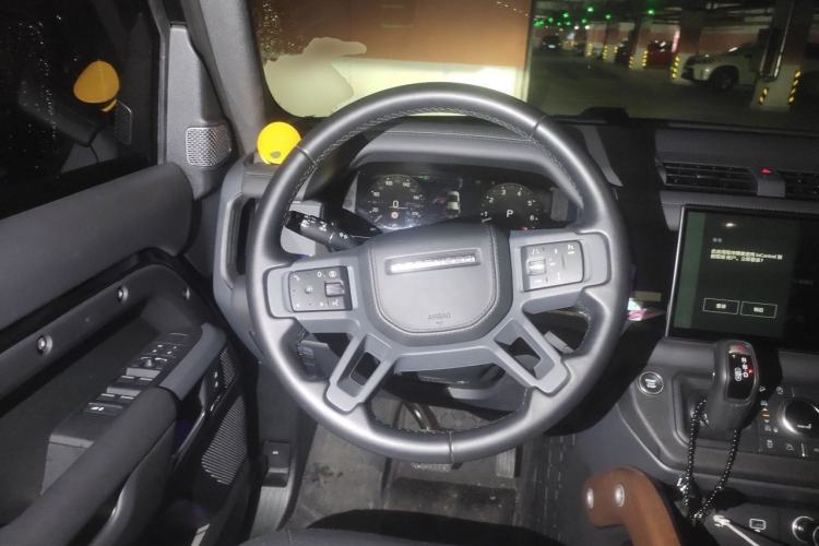 Used Land Rover Defender 2024 110 3.0T P400 X-DYNAMIC HSE Steering Wheel