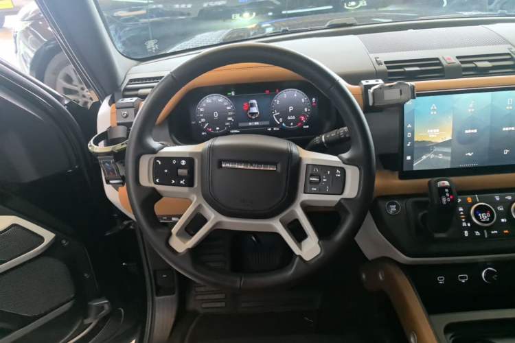 Used Land Rover Defender 2024 110 3.0T P400 X-DYNAMIC HSE Steering Wheel
