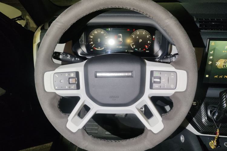 Used Land Rover Defender 2024 110 3.0T P400 XS Steering Wheel