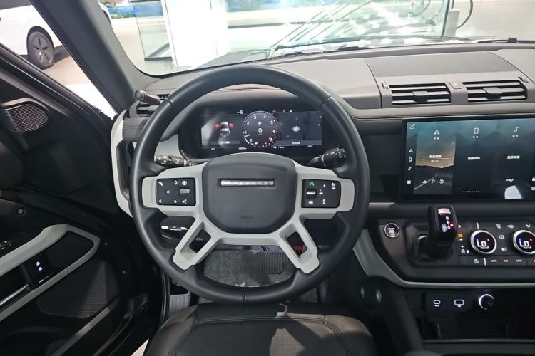Used Land Rover Defender 2024 90 3.0T P400 HSE Steering Wheel