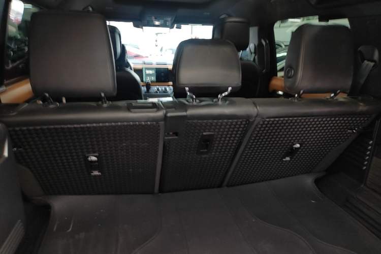 Used Land Rover Defender 2024 110 3.0T P400 X-DYNAMIC HSE Trunk